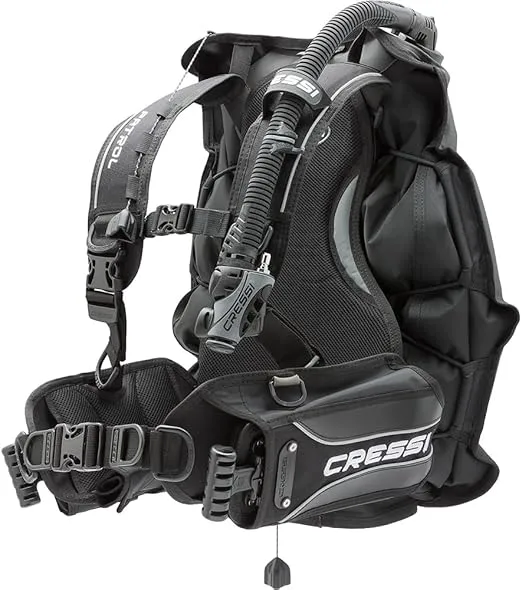 Cressi Travel-Friendly Light Back Inflation BCD for Scuba Diving | Patrol: Designed in Italy